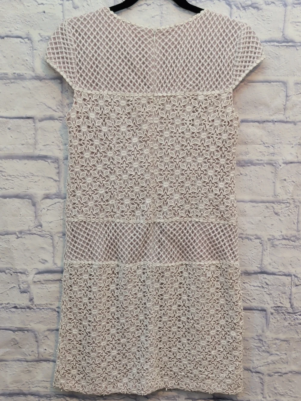 NWOT Ivy & Blu Maggy Boutique White Lace Cap-Sleeve Shift Dress - Size 4 Petite - Picture 4 of 6